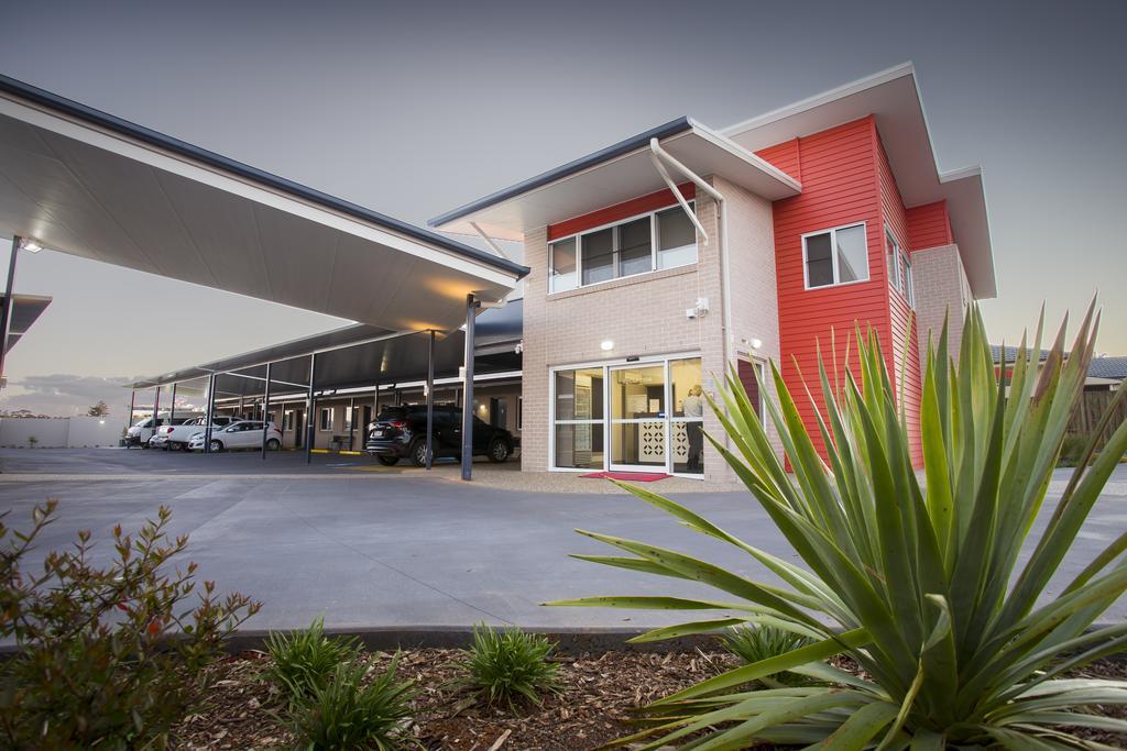 Altitude Motel Apartments トゥーンバ エクステリア 写真