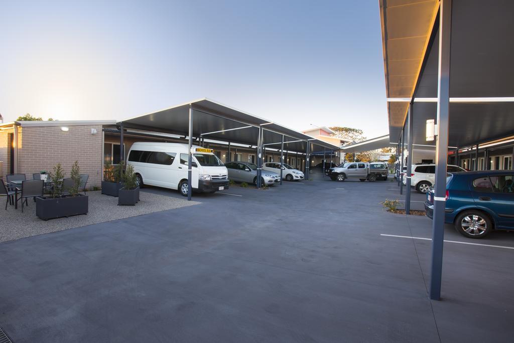 Altitude Motel Apartments トゥーンバ エクステリア 写真