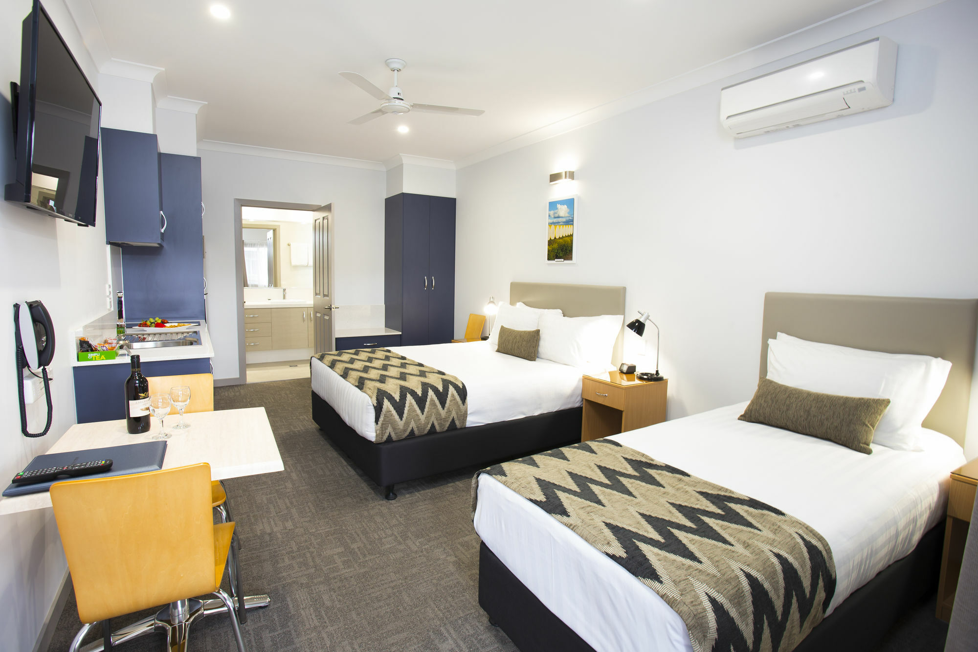 Altitude Motel Apartments トゥーンバ エクステリア 写真